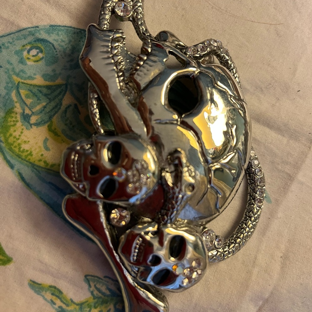 Silver Skull and Crossbones Brooch